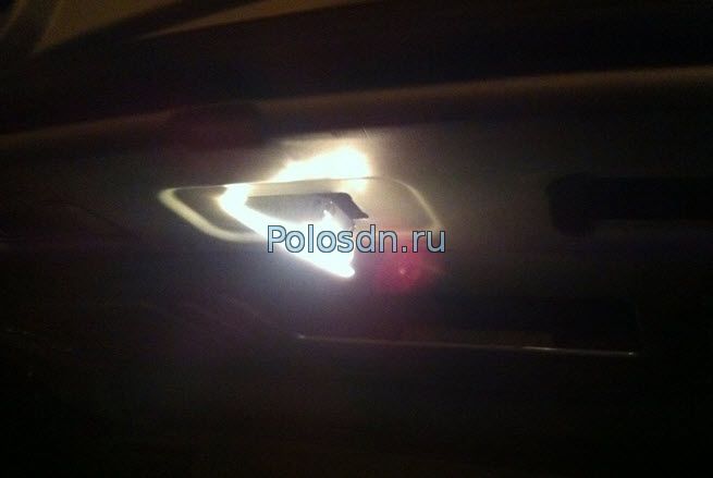 плафон в багажнике Поло Седан